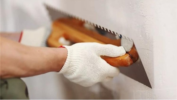 昆明膩子粉廠家提醒您， 陰雨天氣，膩子粉施工特別要注意！