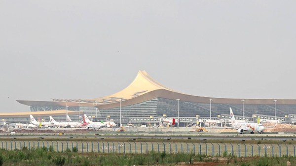 云南易高昆明長(zhǎng)水機(jī)場(chǎng)外墻膩?zhàn)討?yīng)用案例