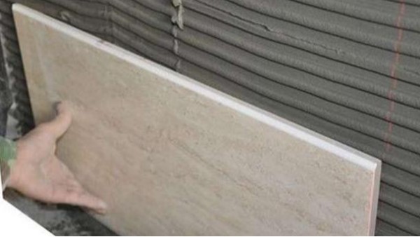 昆明瓷磚膠廠家提醒您，這樣貼磚？小心防水層都被“扒”掉了！