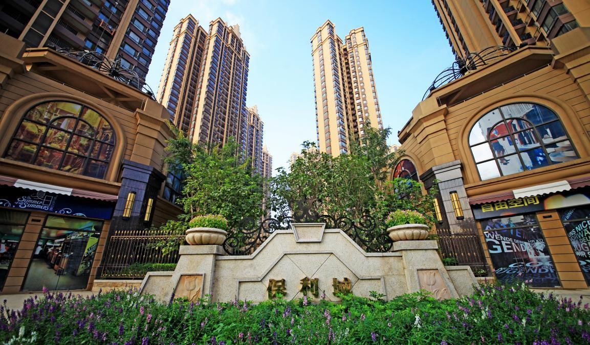 昆明·保利城  外墻膩子施工案例